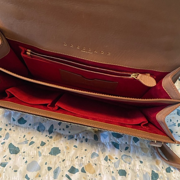 Elegant Brown Leather Shoulder Bag - Picture 8 of 9